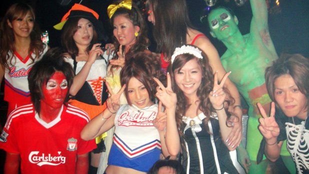 How To Celebrate Halloween In Tokyo? You Dance Freaky ParaPara!